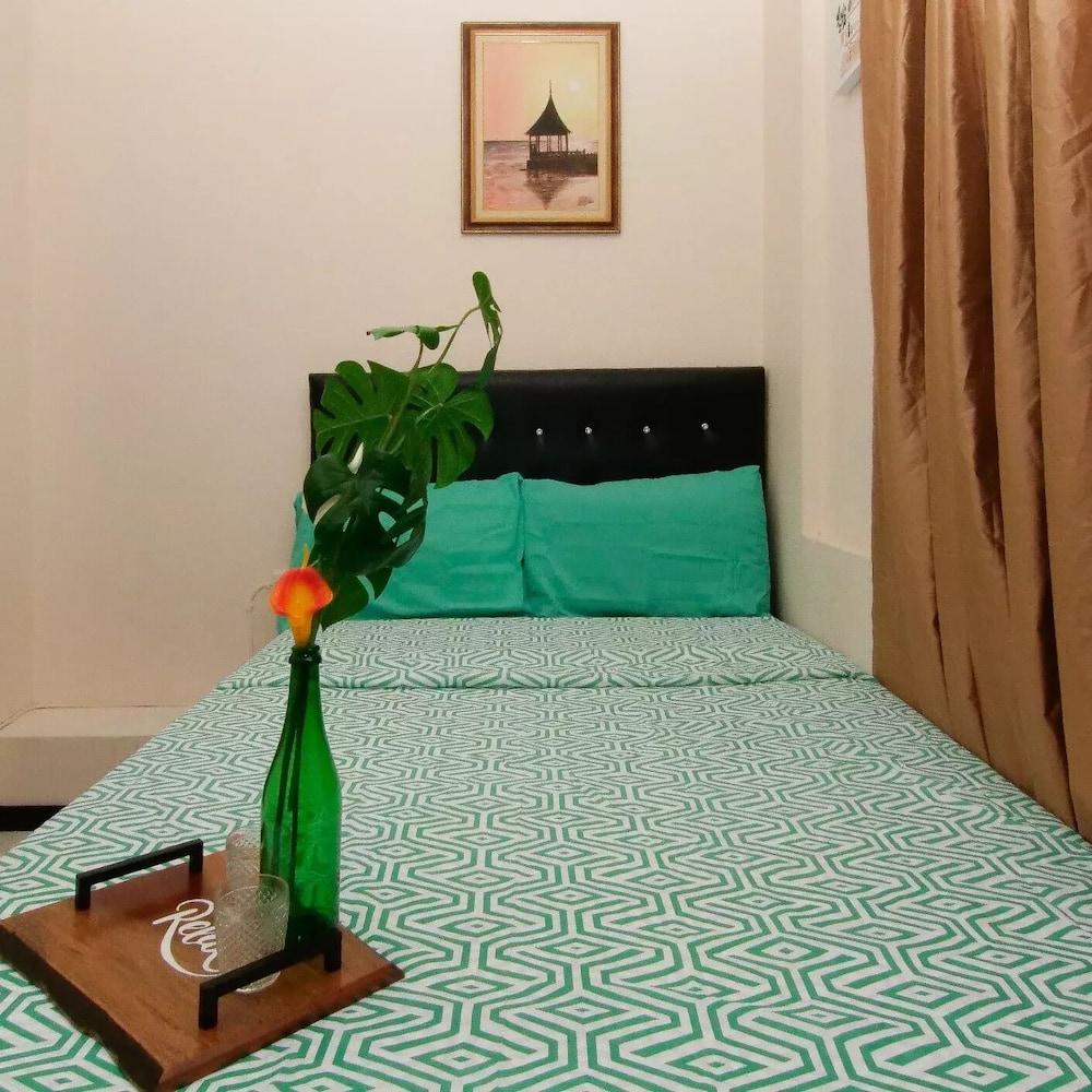 876 JA Oasis by Kingston Airport