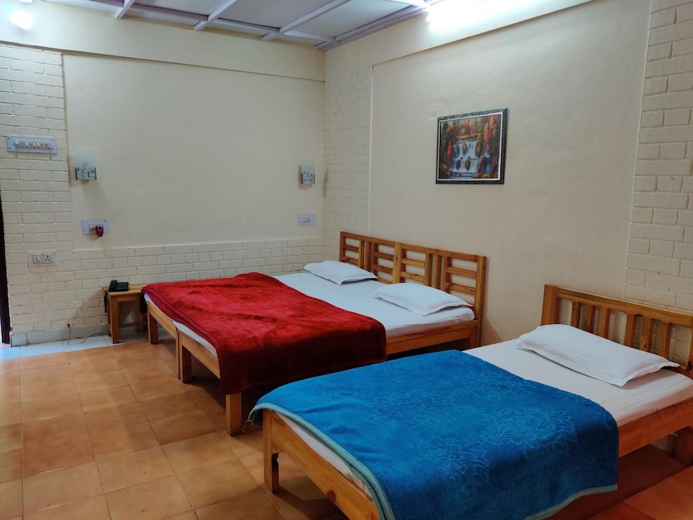 Hotel Burans And Restaurant