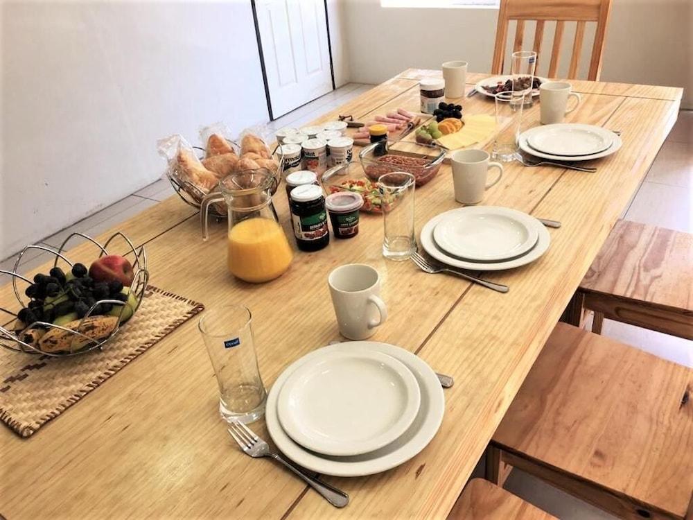 Afrikawisa at OR Tambo International