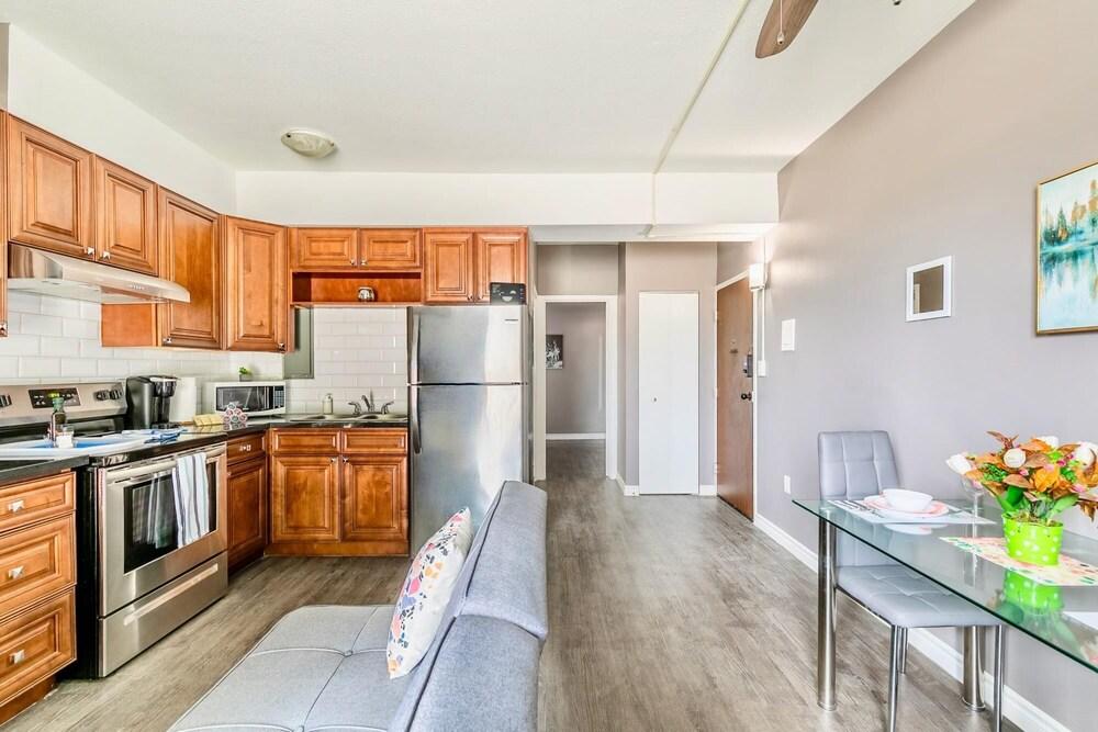 1BR Apartment King Bed - Prime Location