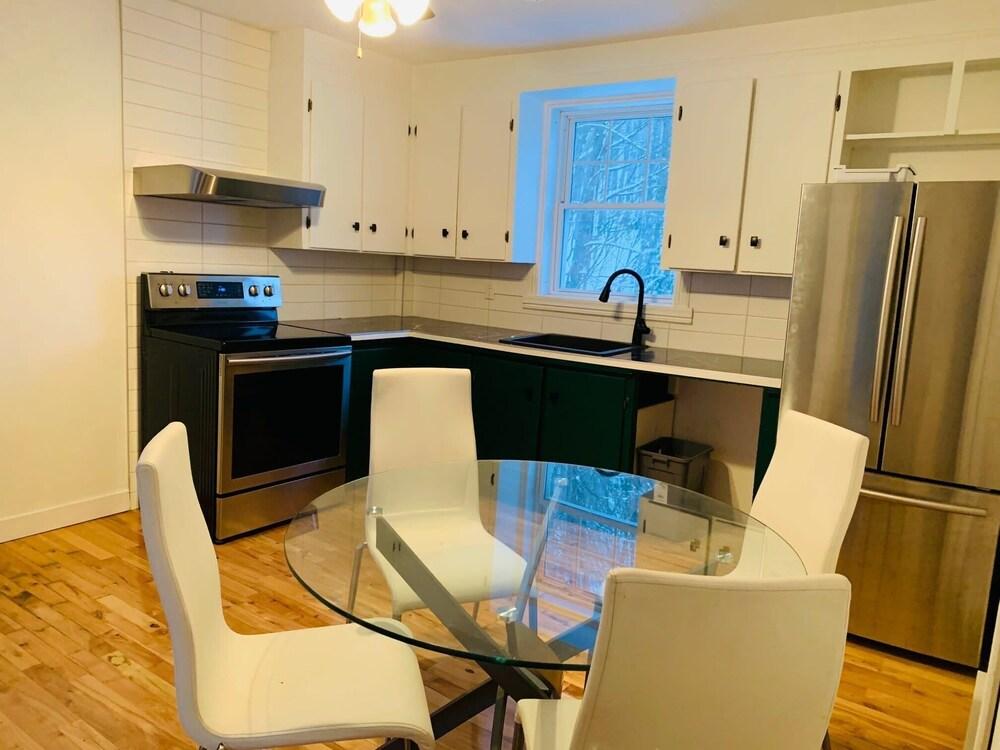 Charming andPeaceful 3BR Apt in Waterloo