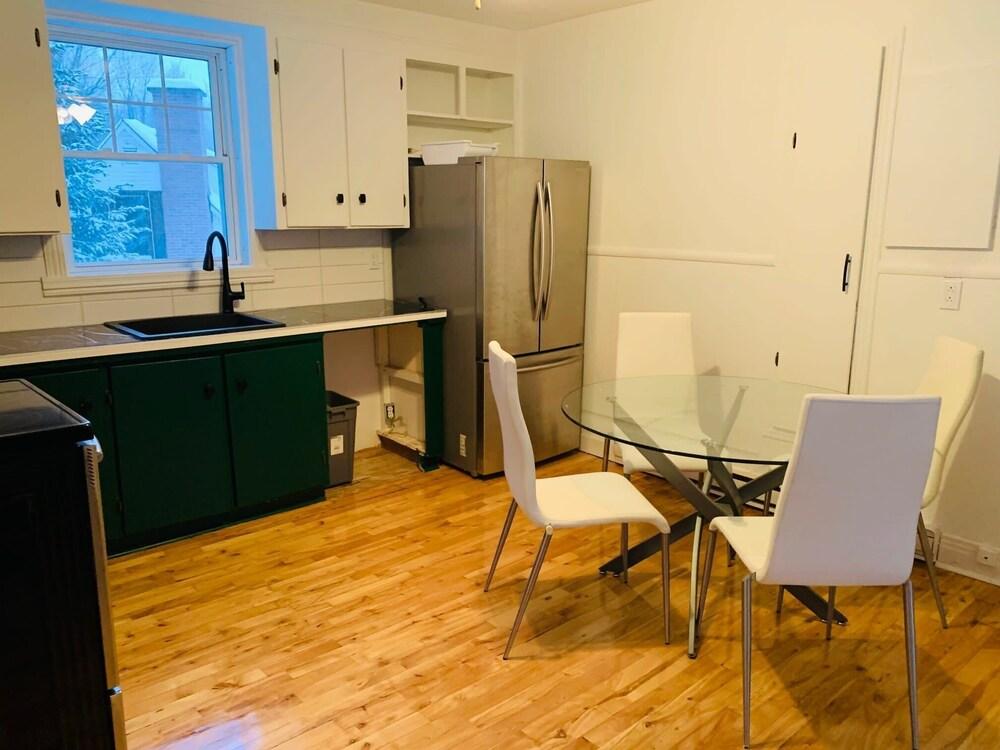 Charming andPeaceful 3BR Apt in Waterloo