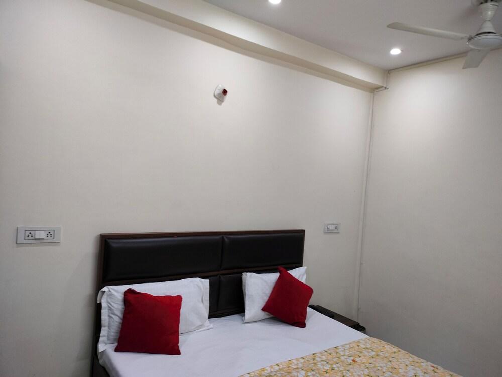 Hotel Star Light Near Nizamuddin Station