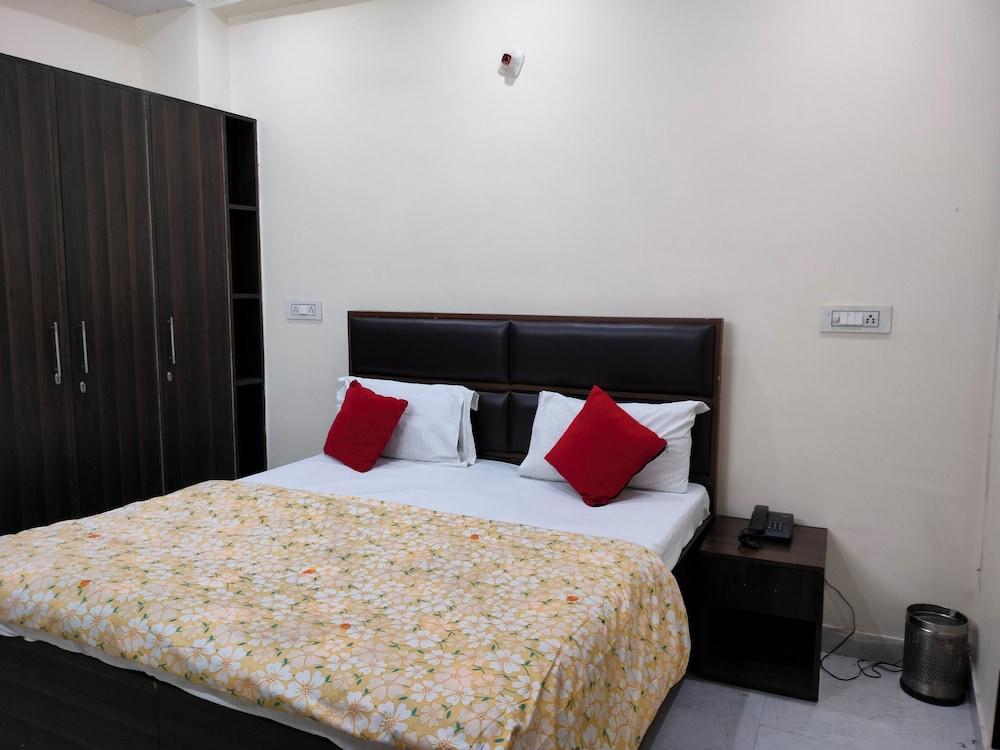 Hotel Star Light Near Nizamuddin Station