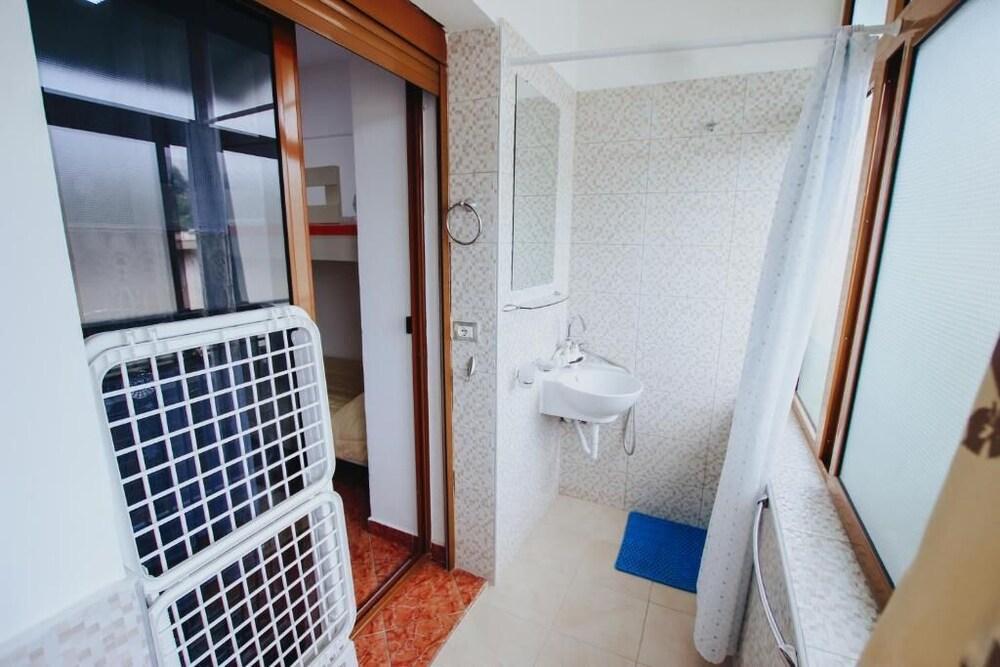 Gjirokastra Apartment