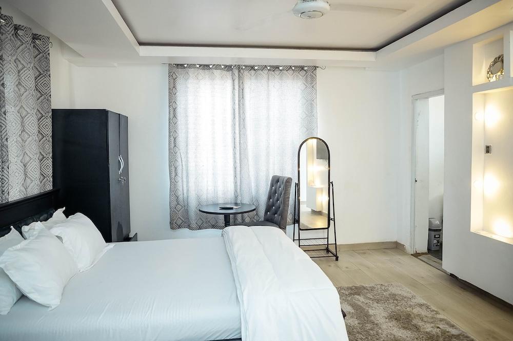 7 Brothers Apartments