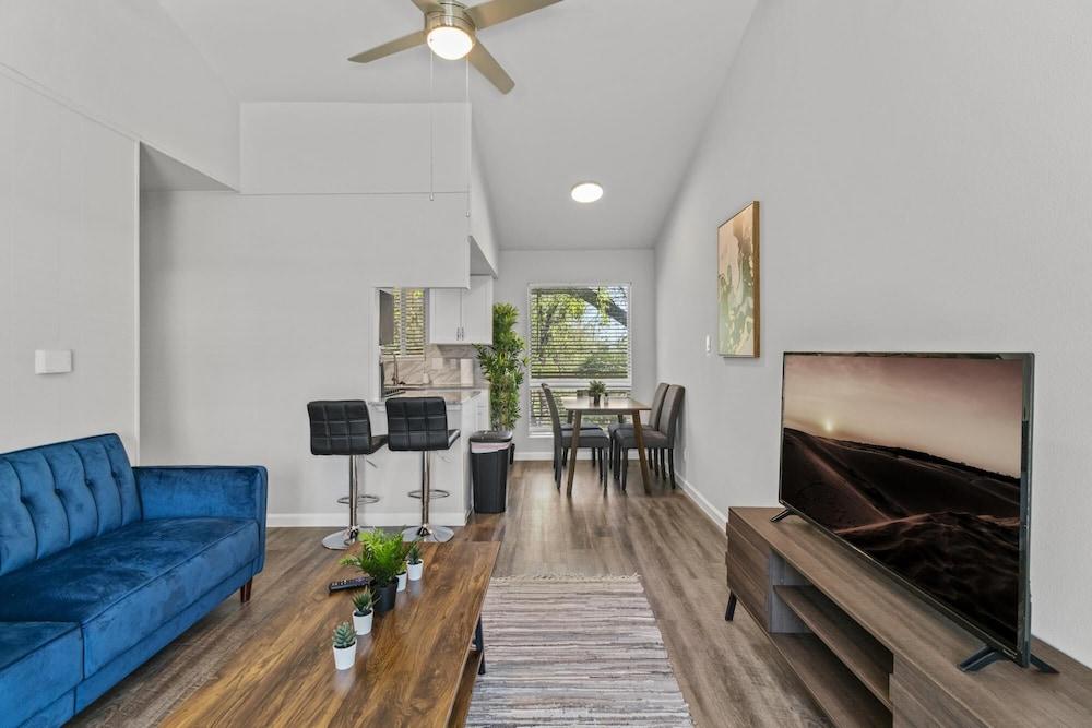 Stylish 1BR Zilker Evonify