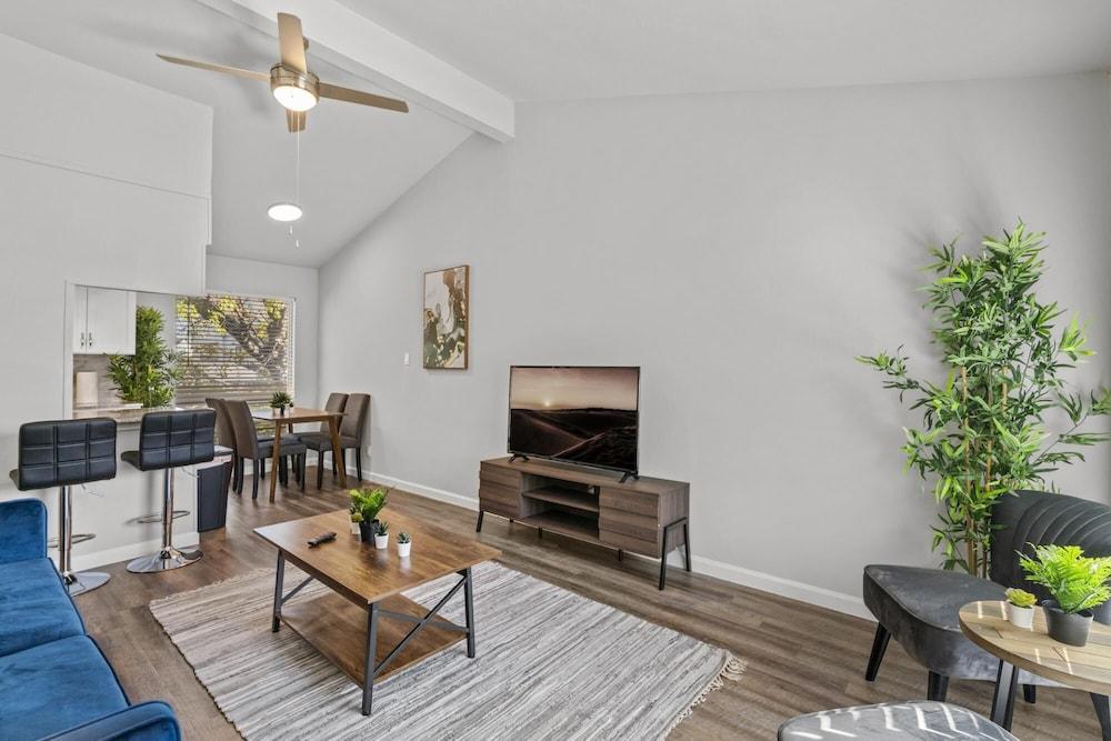 Stylish 1BR Zilker Evonify