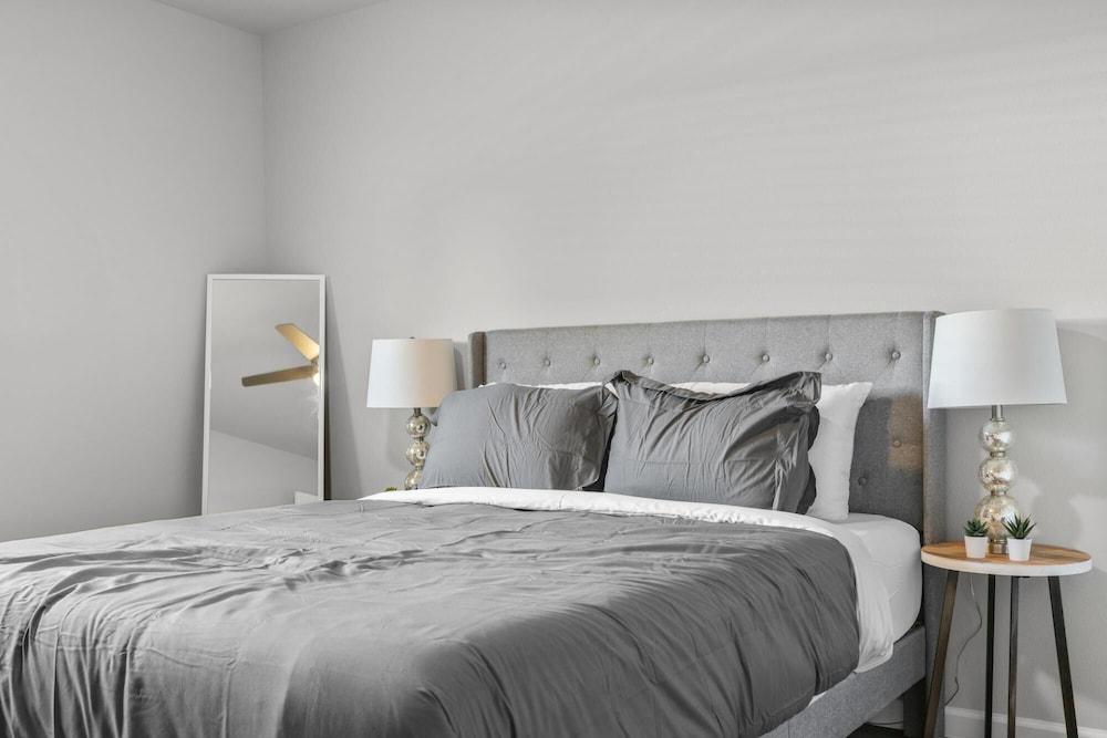 Stylish 1BR Zilker Evonify