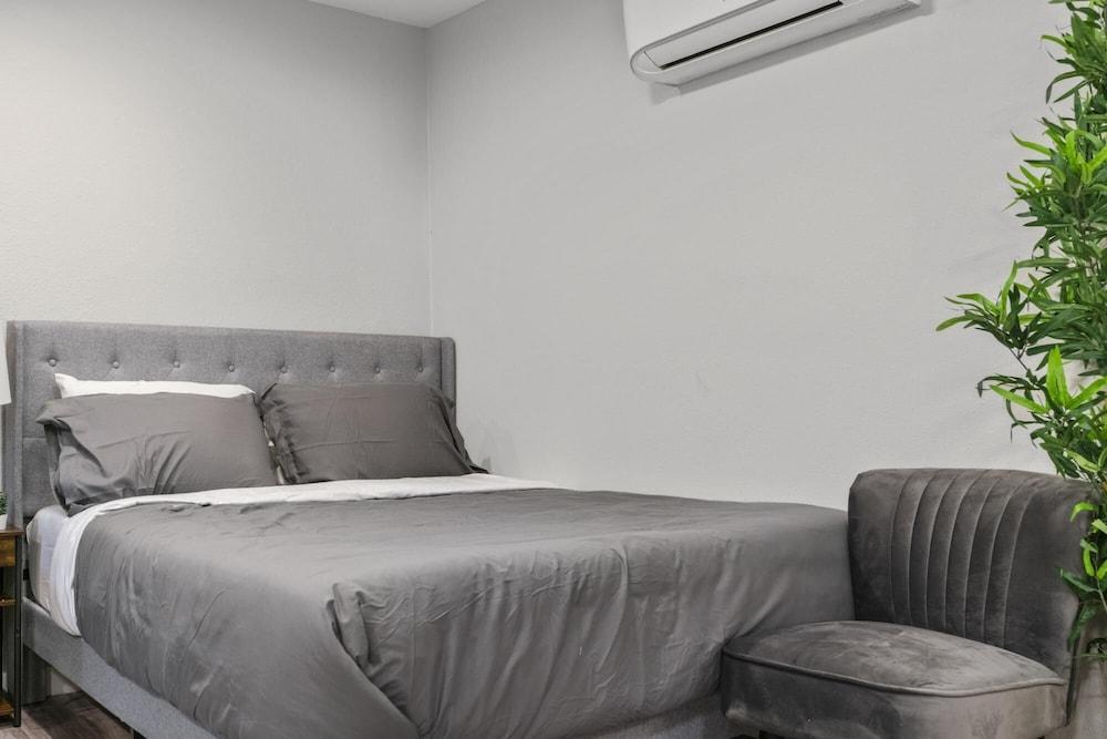 Stylish Studio Zilker Evonify