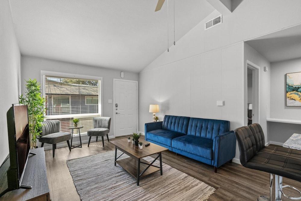 Stylish 1BR Zilker Evonify