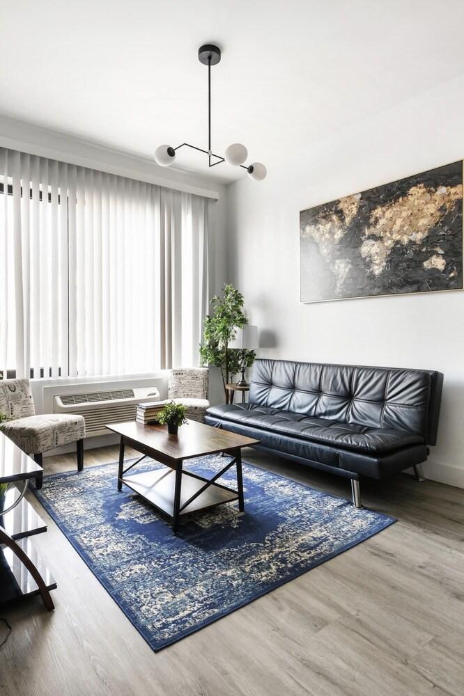 Luxury 1BR 30 Mins to Manhattan Evonify