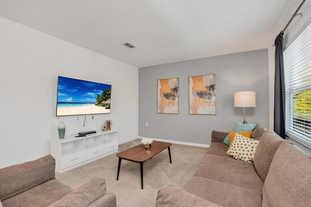 Spacious 6BR Resort Home w Private Pool