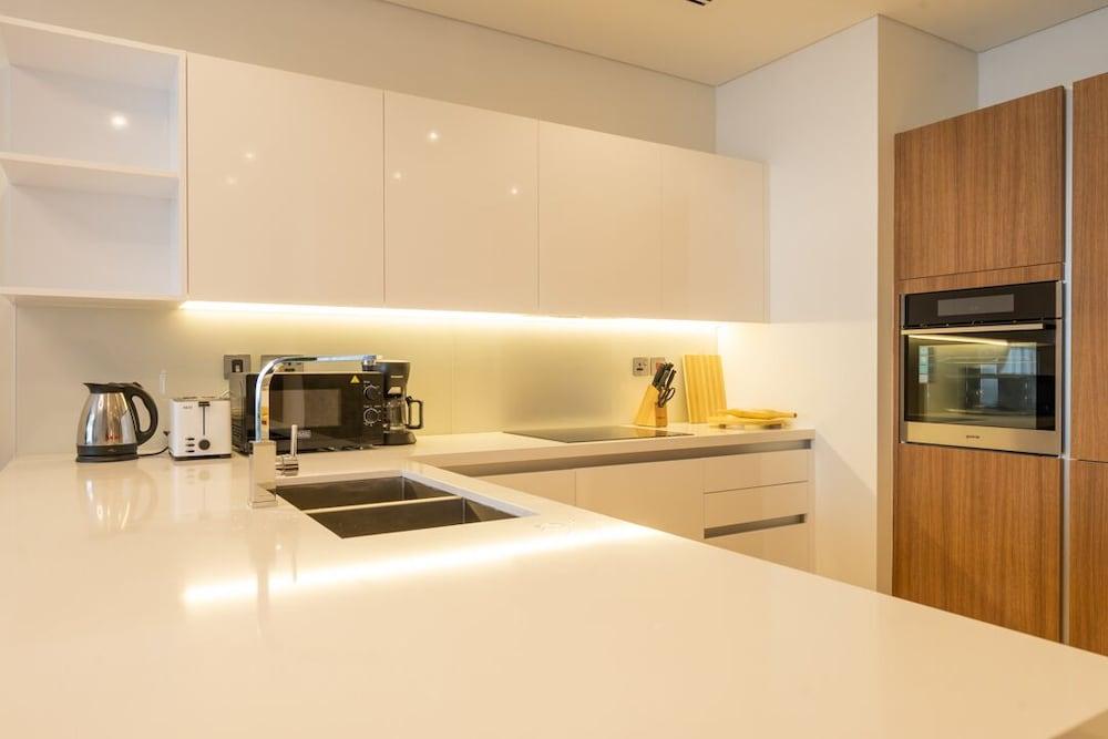 Dramatic Sea View 1 BHK ANWABYFour Apple