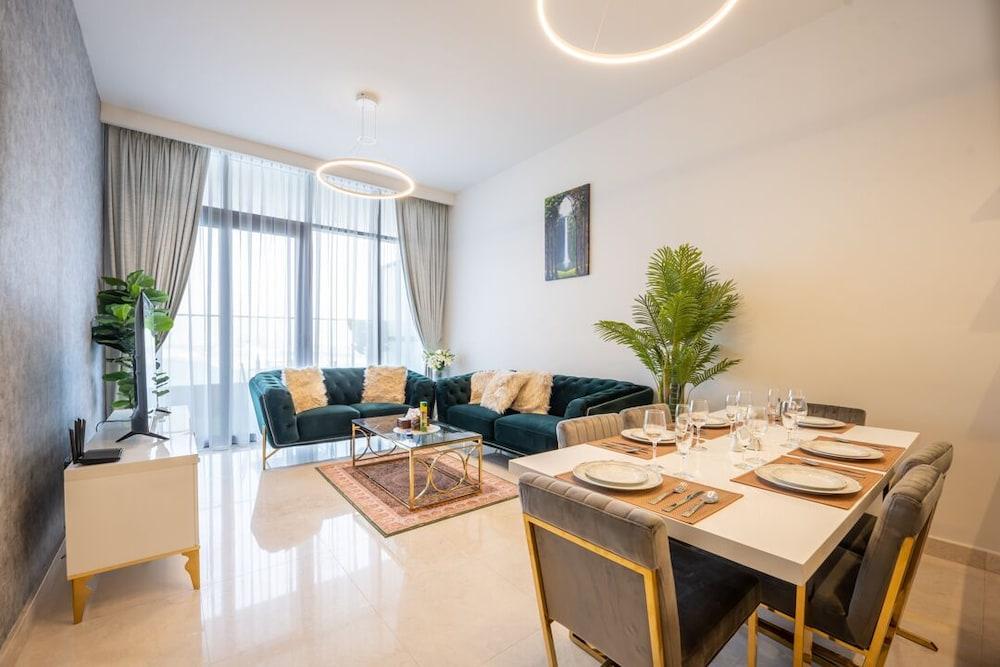 Dramatic Sea View 1 BHK ANWABYFour Apple