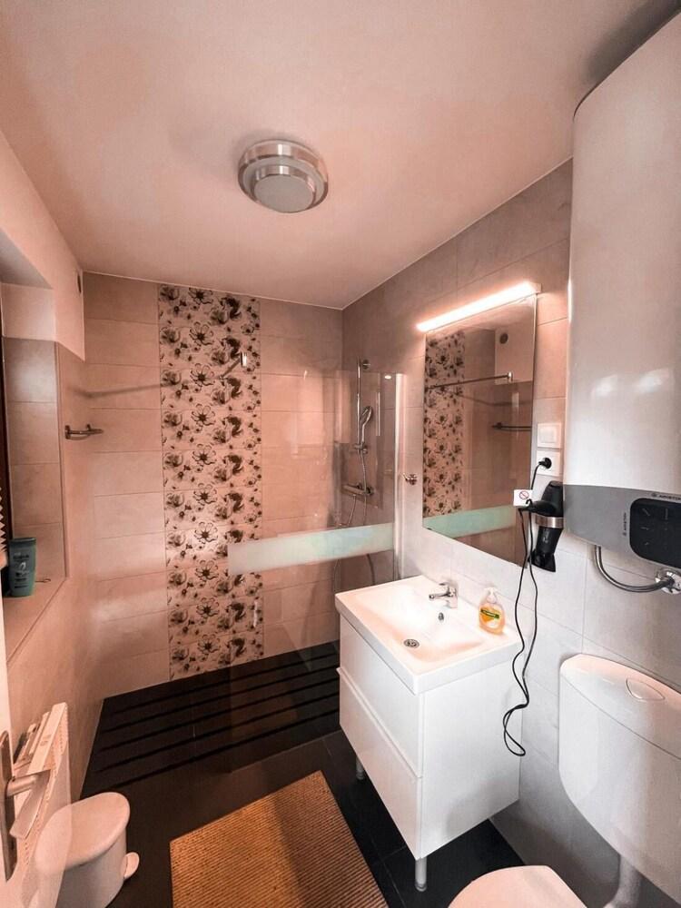 Mad House Apartment 1, Terme Čatež