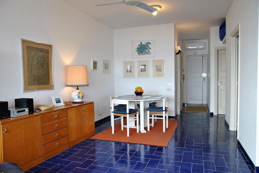 Edy sea View Holiday Apartment