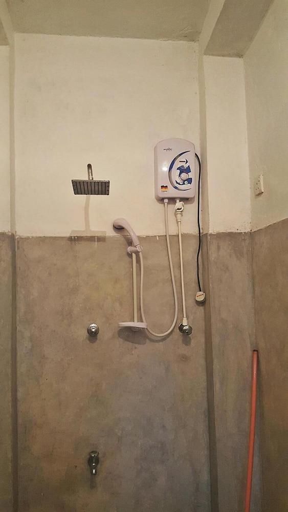 100 Step Beach White House