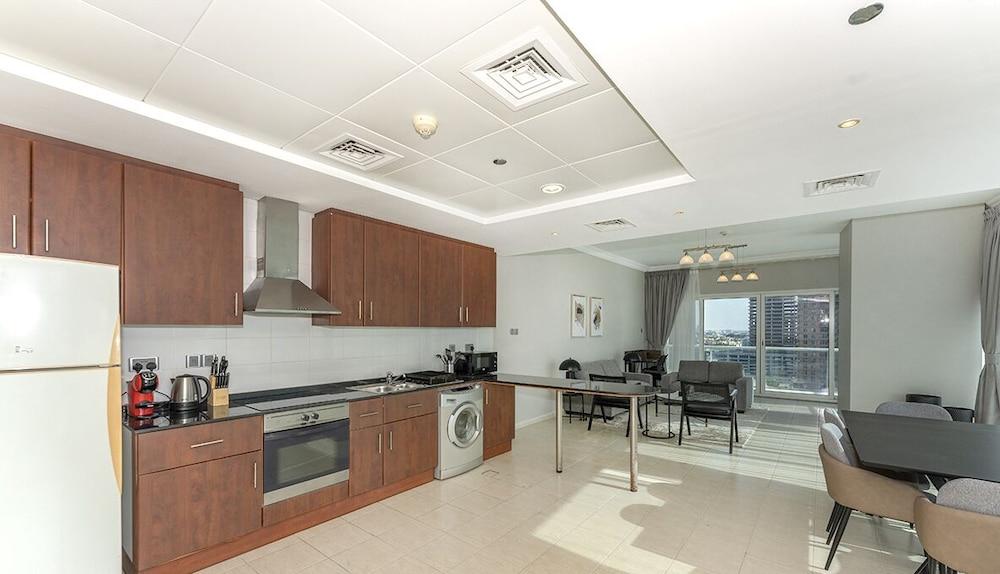 Homesgetaway - JLT Lake Views 1BR