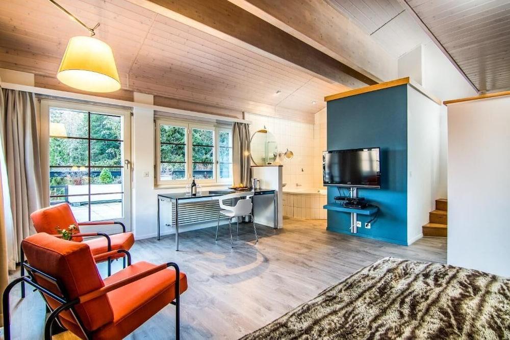 Waldhotel Fletschhorn - Panoramic Retreat in Saas Fee