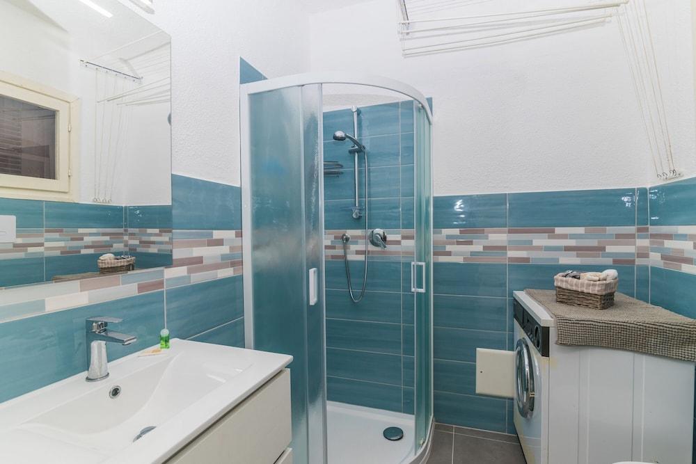 Il Vecchio Faro A48 150m From The Beach