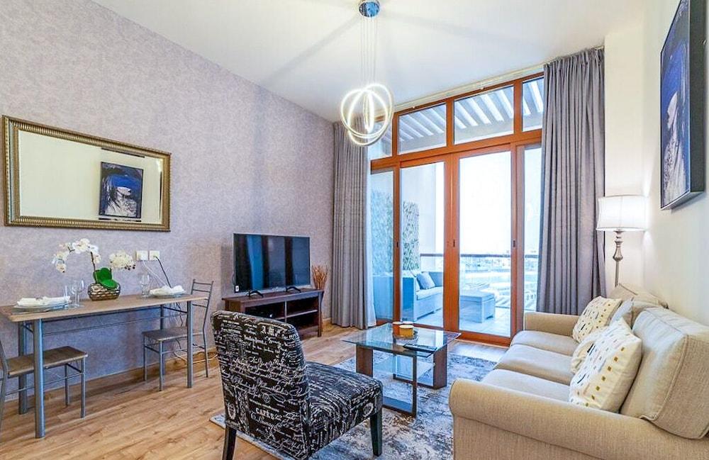 Homesgetaway - Studio in Palm Views East