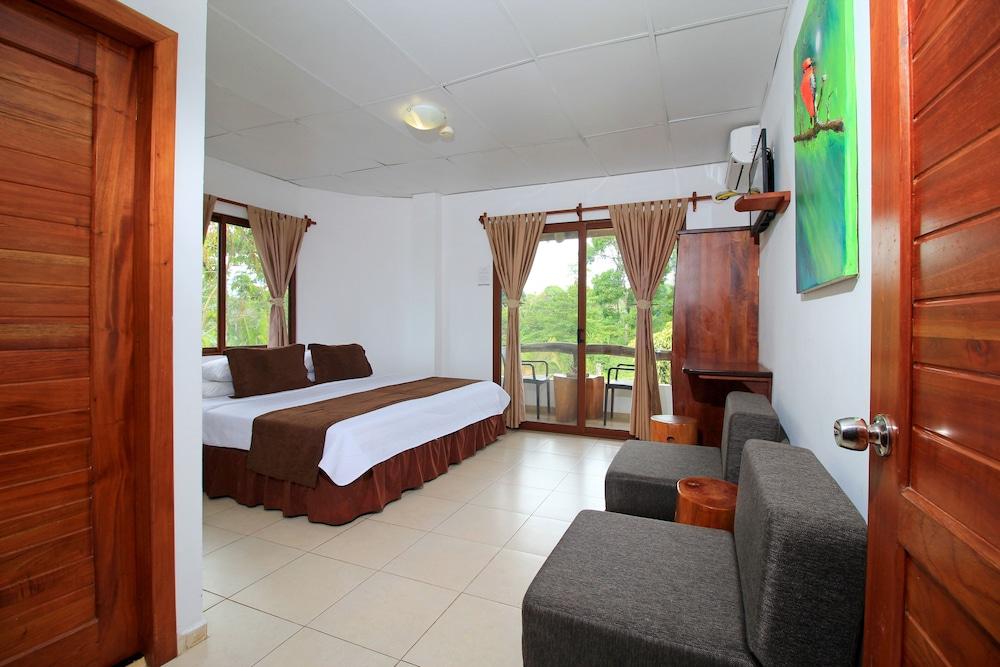 Natura Gardens Galápagos Hotel