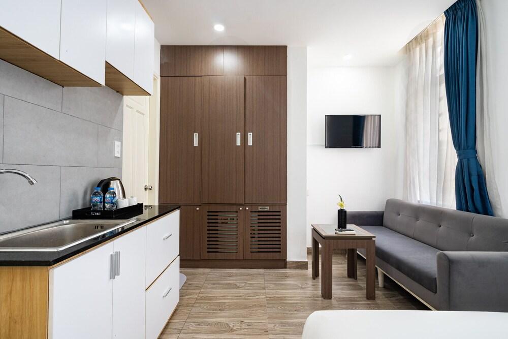 Justay Airport Hotel