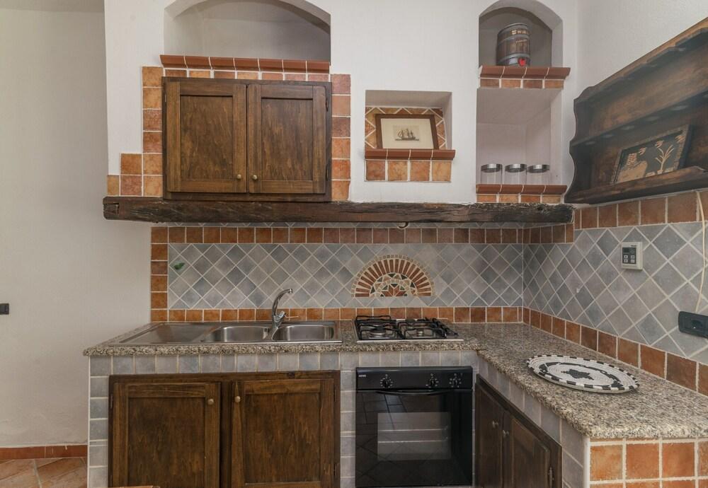 Le Dimore Di Cugnana With Shared Pool