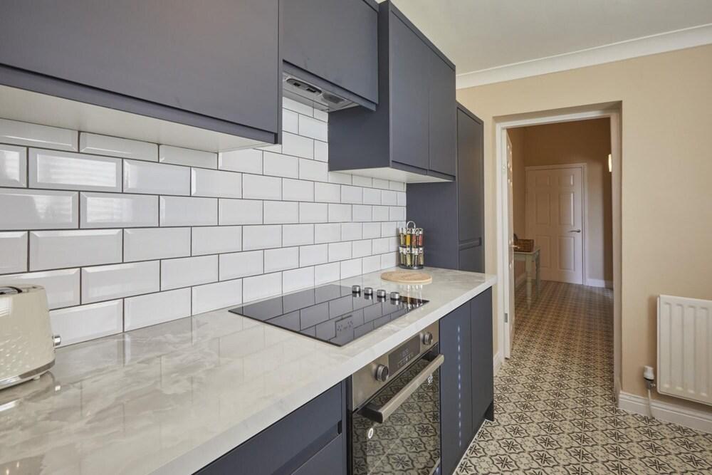 Host Stay Sand Dancers Stay