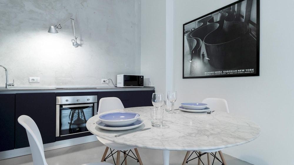 Italianway - Piazza Niccolo Tommaseo 2A