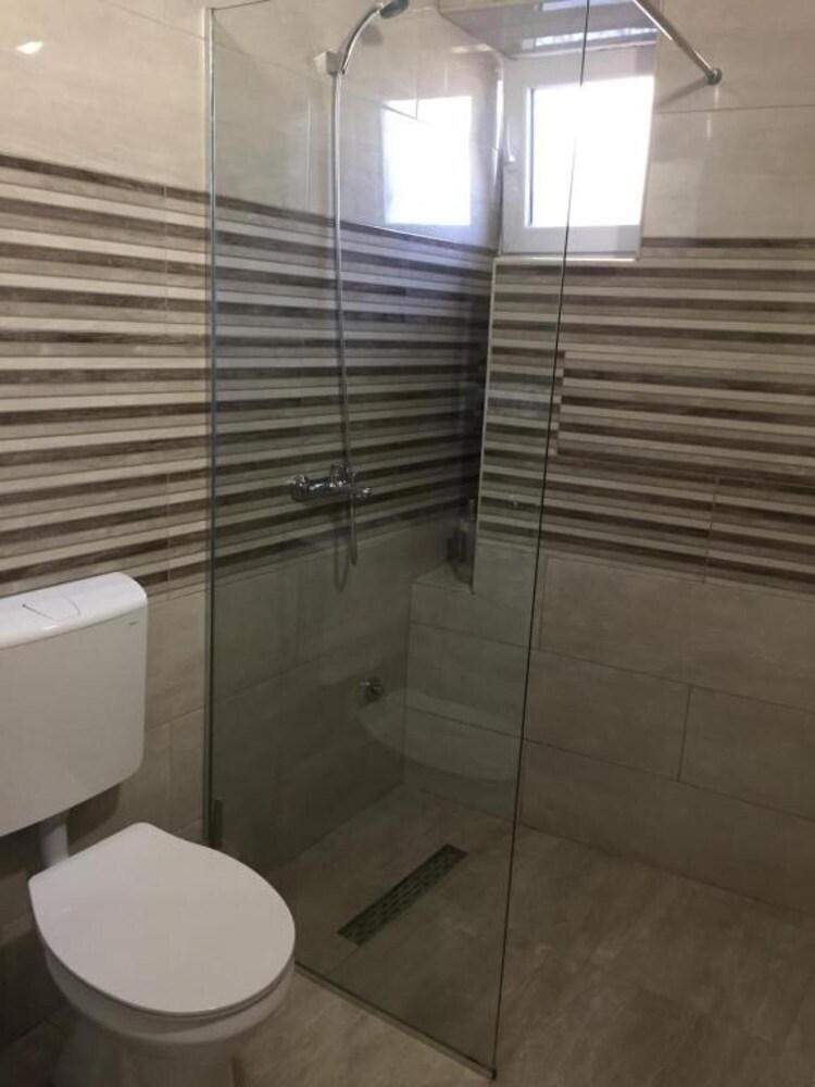 Romantic Studio Flat Near Seashore in Ulcinj