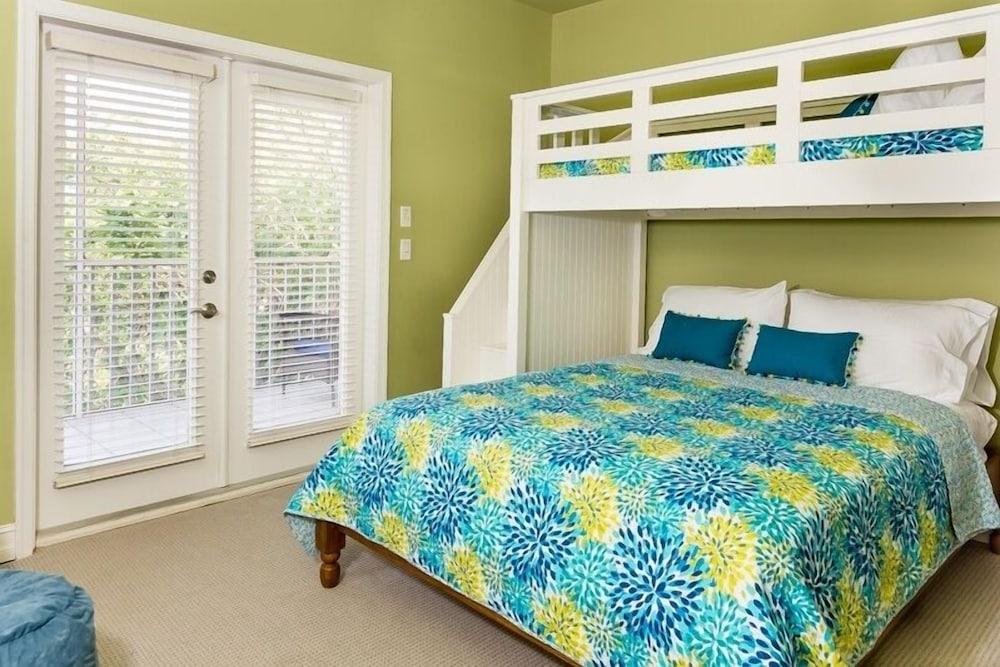 Conch 4 Bedroom Townhouse by RedAwning