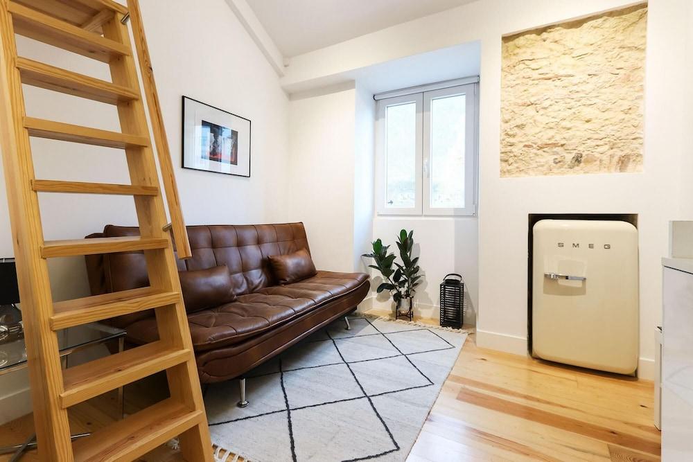 Charming Santos by Homing