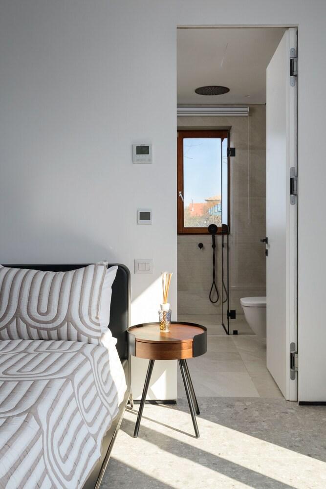 Luxury Villa over the Cliffs by FeelHome