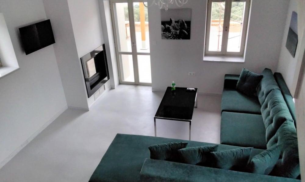 Thaleia - Skoutari Bay View