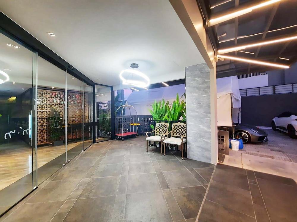 The 9 Residence Hotel