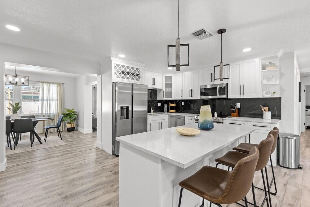 NEW Mid Century Modern Largo Retreat