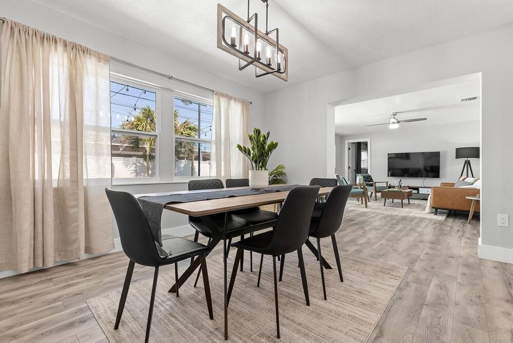 NEW Mid Century Modern Largo Retreat