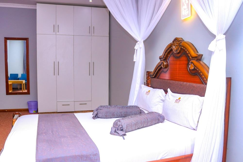 SHERATTON BEACH VILLAGIO HOTEL