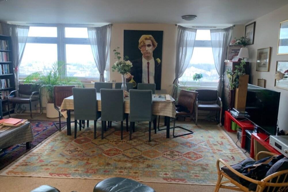 Vibrant 2BD Flat With City Views - Shepherd's Bush