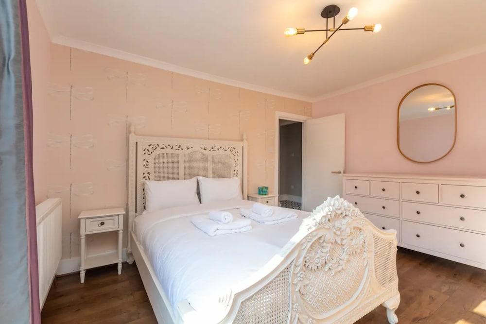 Spacious & Pristine 2BD Flat - Balham