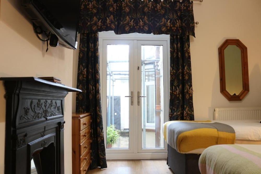 Duckpool View by Tŷ SA