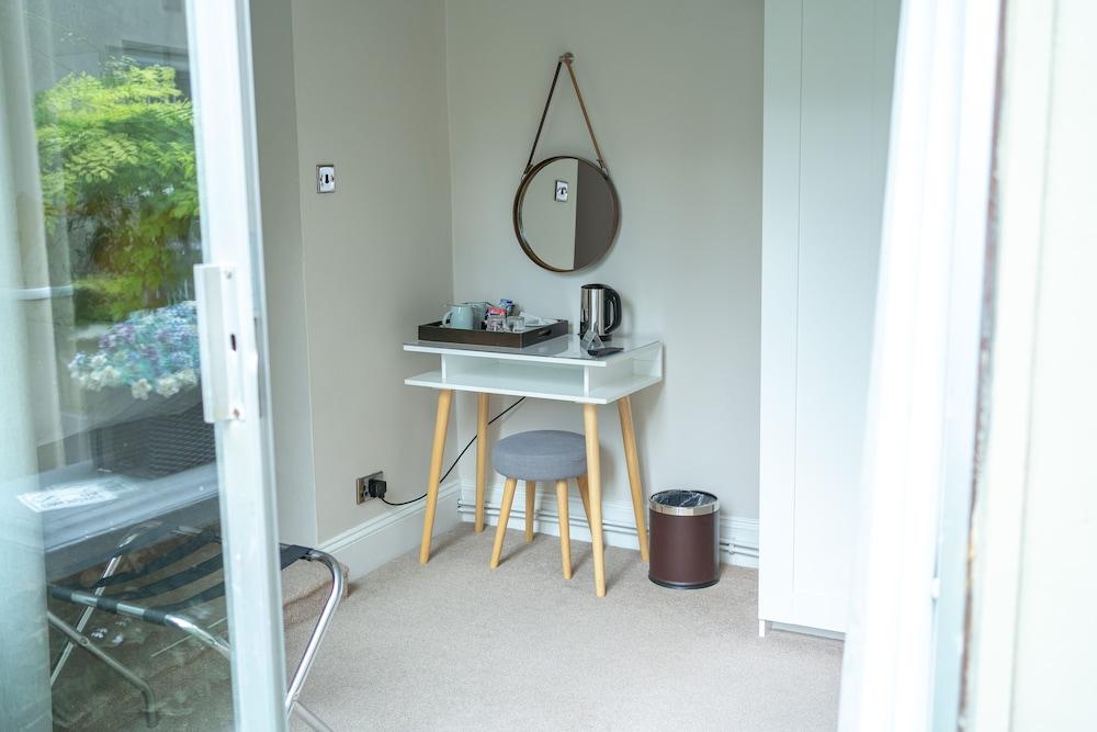 INNit Hotel - Marina House