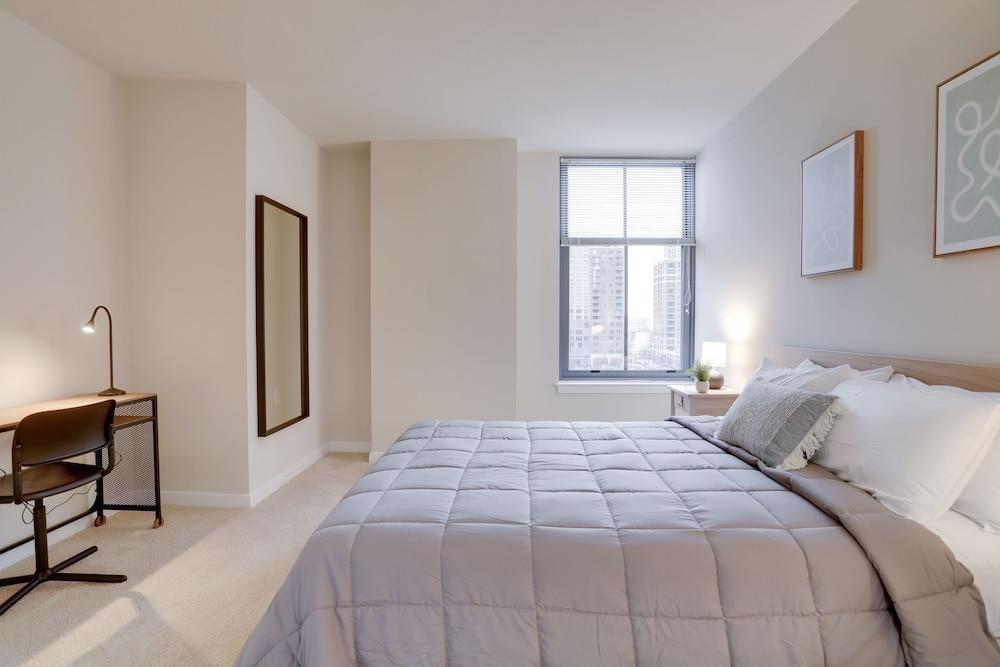 Premium 2BR Condo at Pentagon City