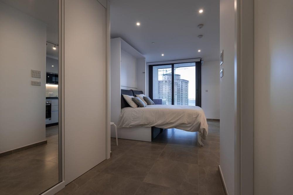 TOP Studio With View-hosted by Sweetstay