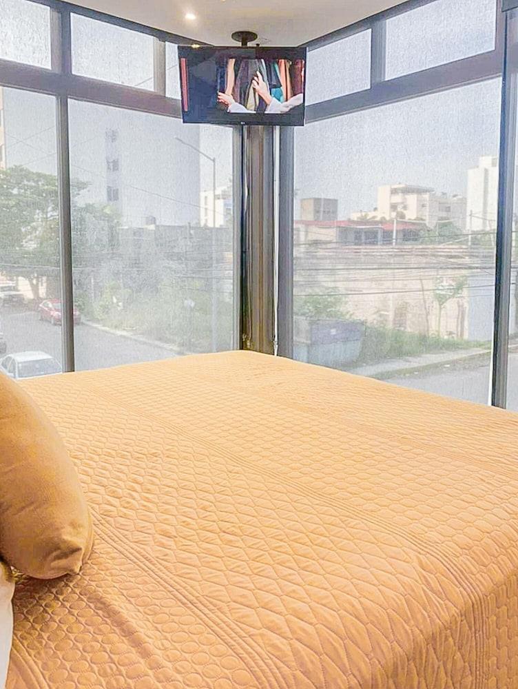 The Zazil-haven Private Eficiencia Minutes to Beach Famous Quinta Avenida