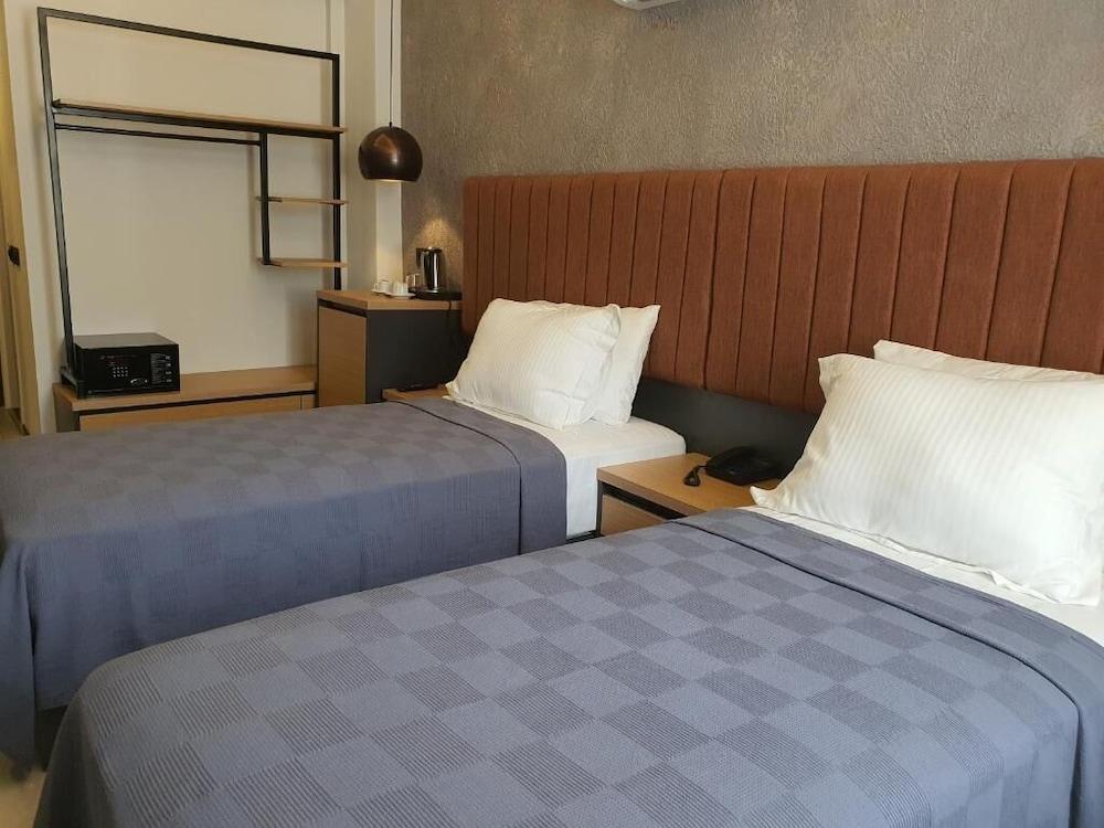 Woynpoint Hotel & Cafe