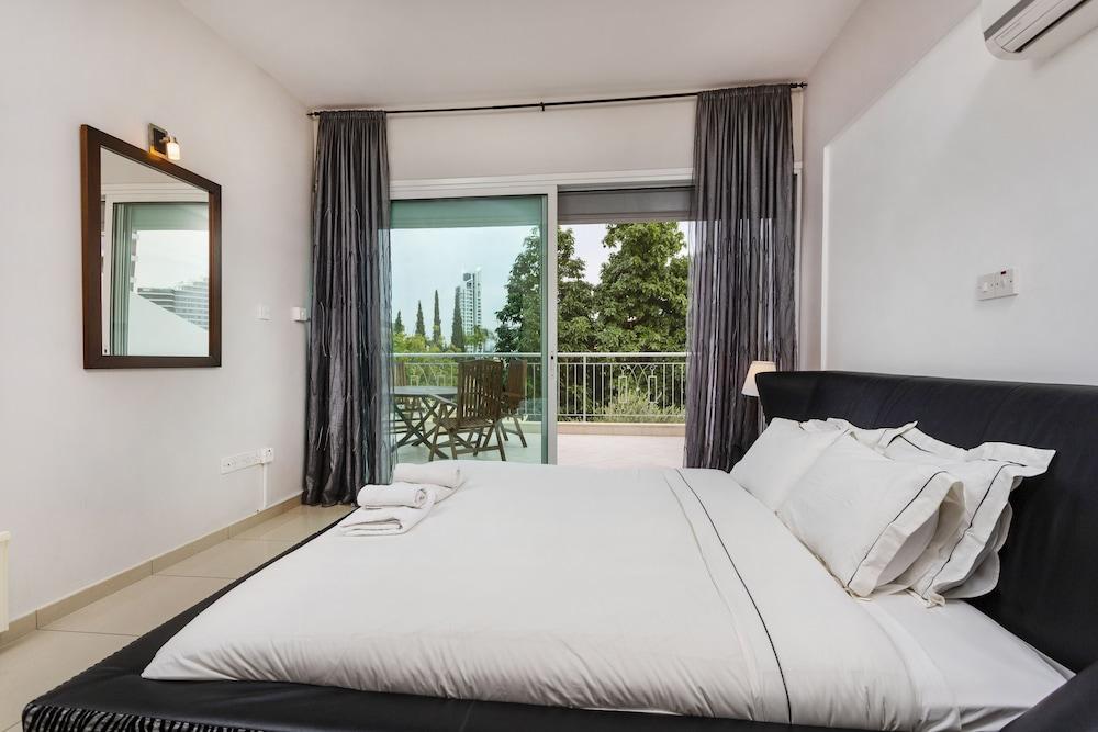 Bay View Gardens Apts with Pool by TrulyCyprus