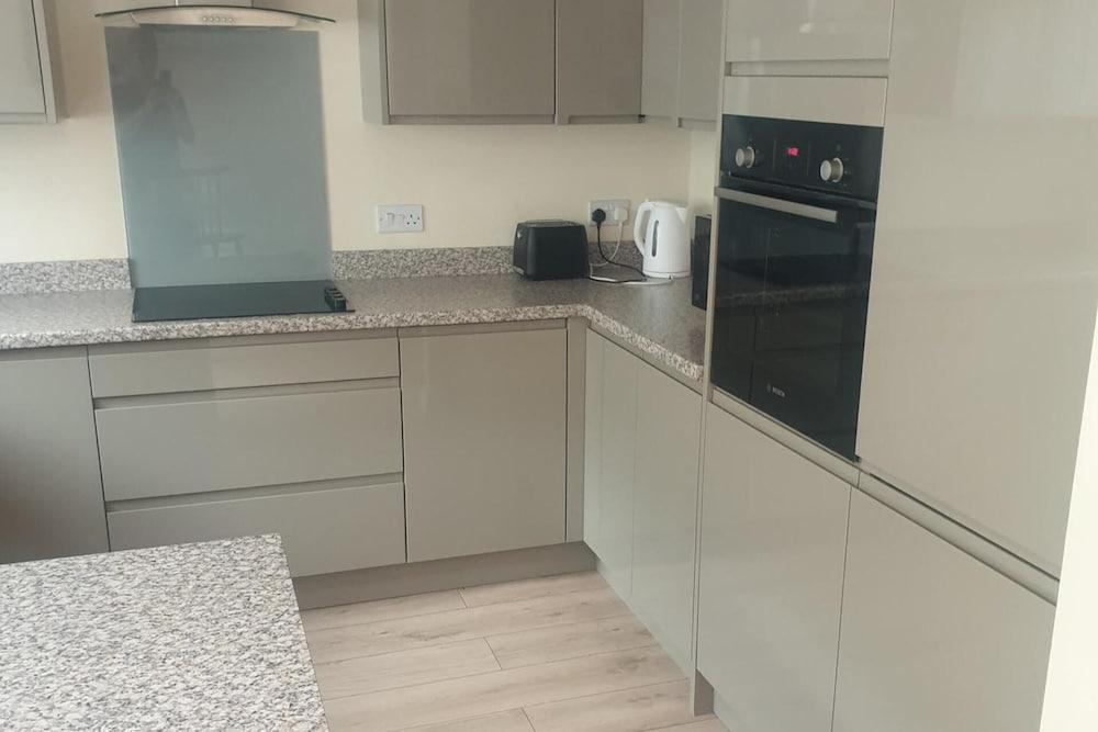 Immaculate 3-bed House in Bristol With Fast Wifi
